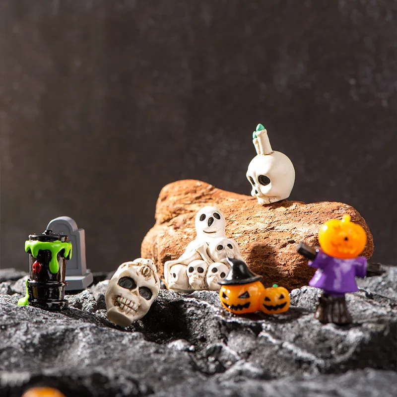 Figurines Miniatures Pumpkin Skeleton Mummy Skull Micro Landscape Ornaments For Halloween Decoration Hoom Desk Accessories