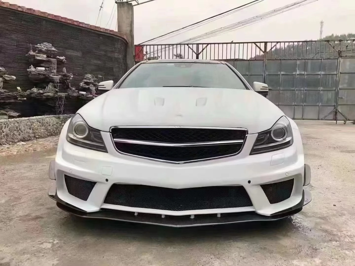 

For W204 C63 Body Kit W204 Upgraded Black Series Style Front and rear bumper hood Wide body kit