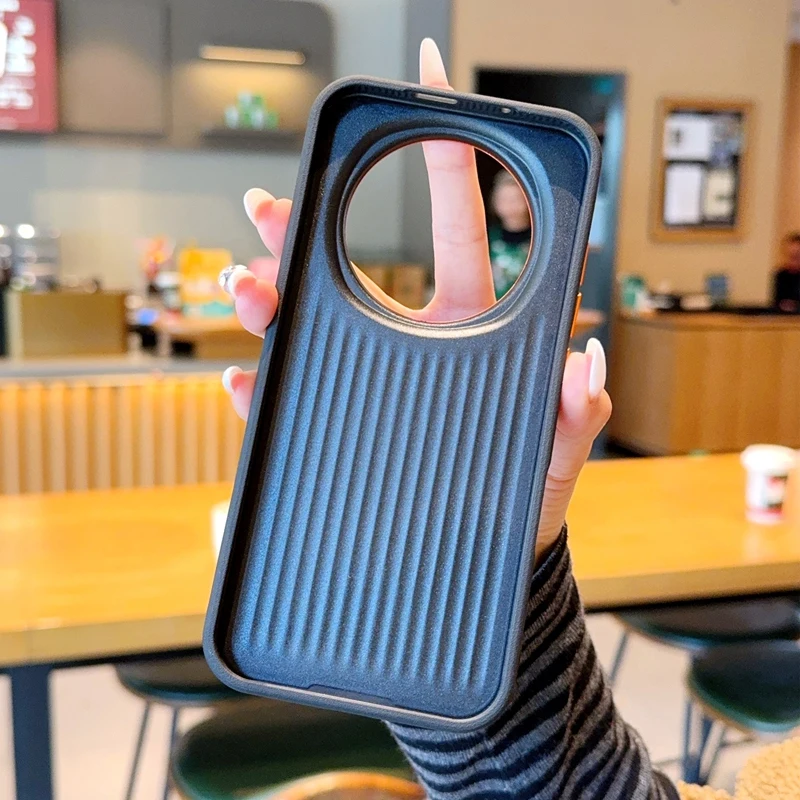 Etui na telefon Huawei Honor Magic 8, 8 Pro, 7, 7 Pro, 6, 6 Pro, o prostym, jednolitym kolorze, z elementami w postaci linii i wykonane z wykorzystaniem technik obróbki skórnej. — zdjęcie produktu 6