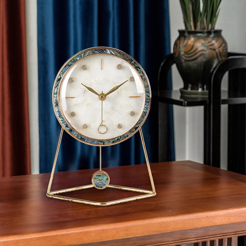 

Light luxury shell seat clock, desktop ornament, clock, living room, high-end atmosphere, silent fashion home