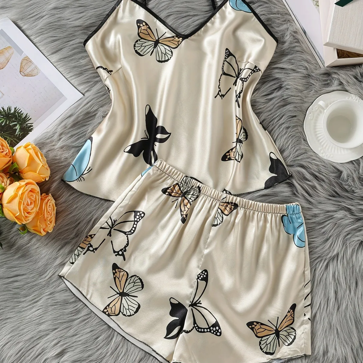 

Сексуальная и сексуальная пижама из искусственного шелка с глубоким v-образным вырезом для женщин, модные шорты с принтом бабочки, домашняя одежда, подтяжки