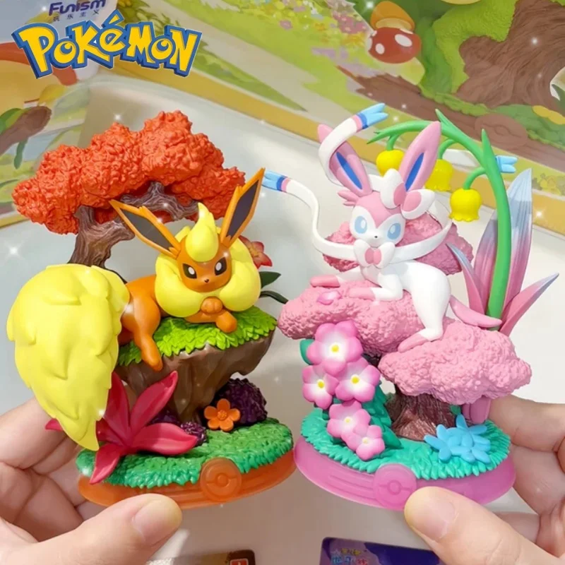 

Genuine Pokemon Funism Figures Eevee Evolution Vaporeon Espeon Umbreon Sylveon Leafeon Dolls 4cm Pvc Model PokéMon Toys Gift