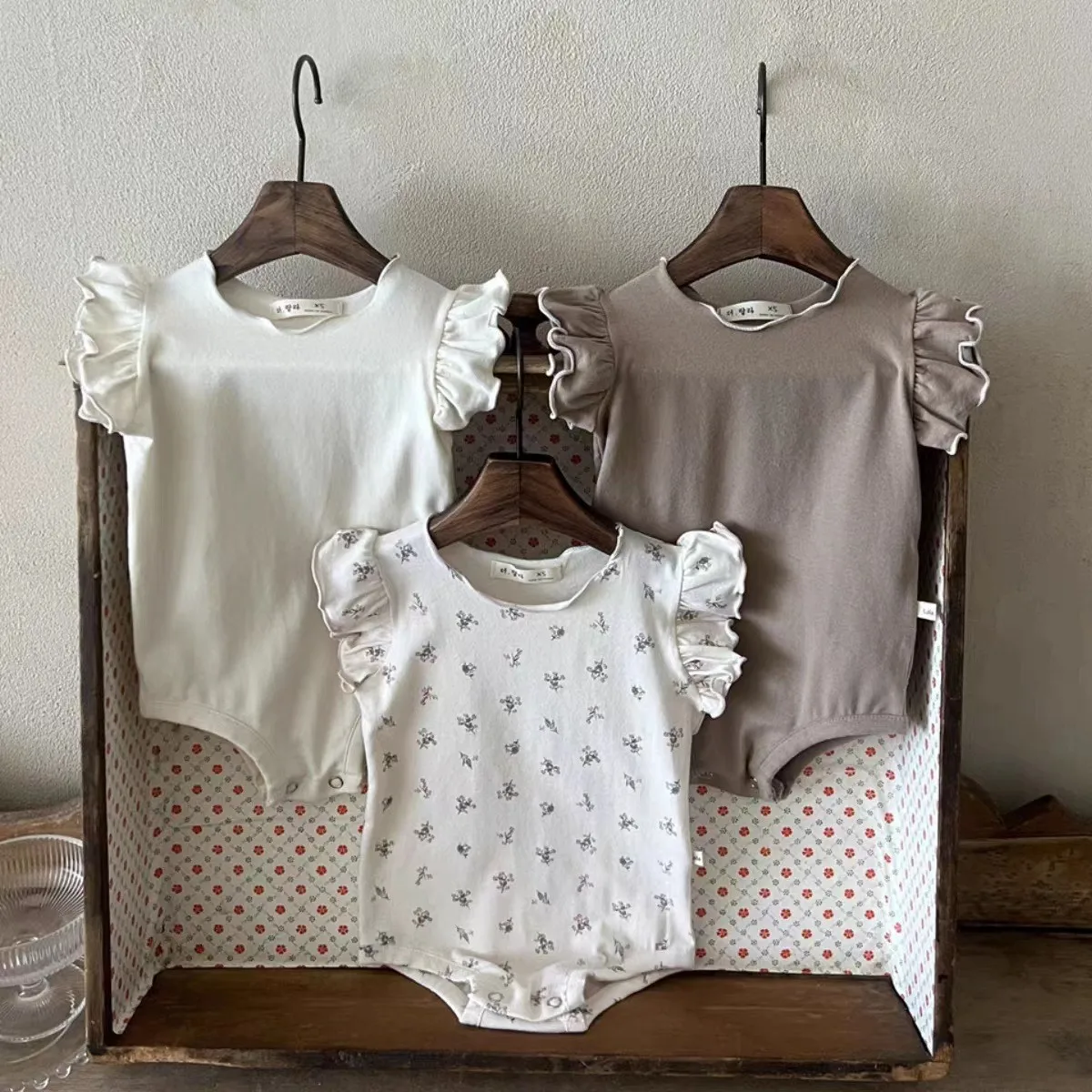macacao-de-verao-estilo-coreano-para-bebes-hy230120-fino-elastico-floral-em-cores-solidas-manga-curta-macacao-para-meninas