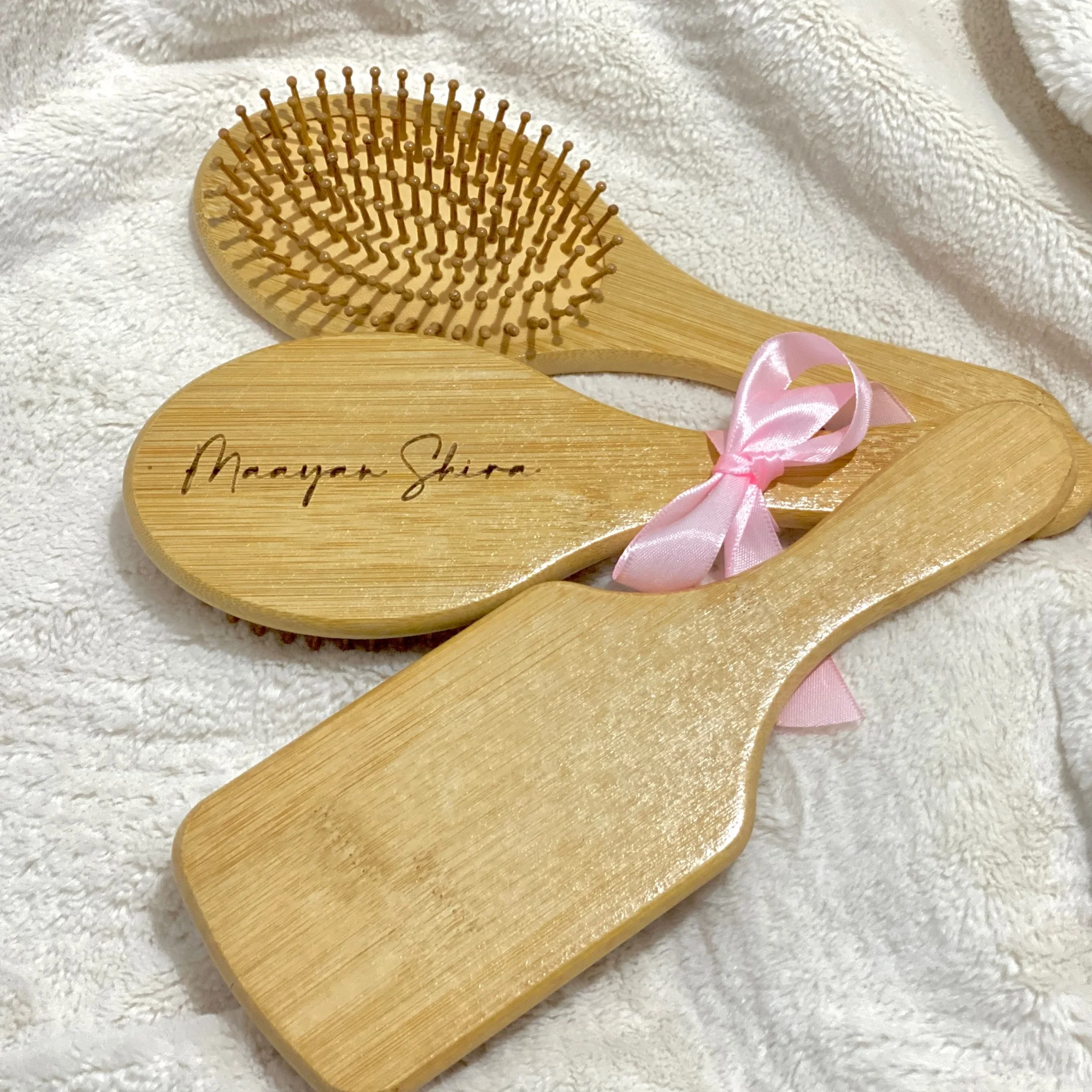 

Custom Hair Brush with Airbag Mirror Finish, Personalized Bride, Perfect Gift for Young Girls, Bridal Bridesmaids, Party Bride