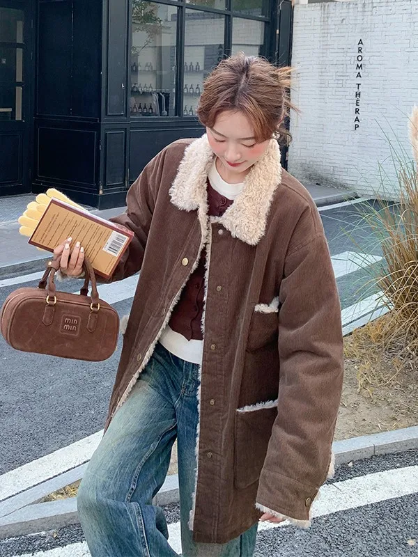 

Карамельная женская парка с вставками из овечьей шерсти, зимняя модная утепленная повседневная куртка средней длины с длинными рукавами и воротником