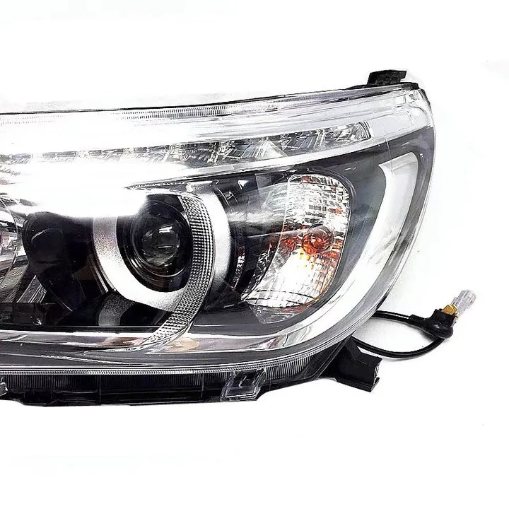 

Suitable for Toyota 15 16 17 Hailax headlights HILUX REVO pickup truck headlight semi-assembly