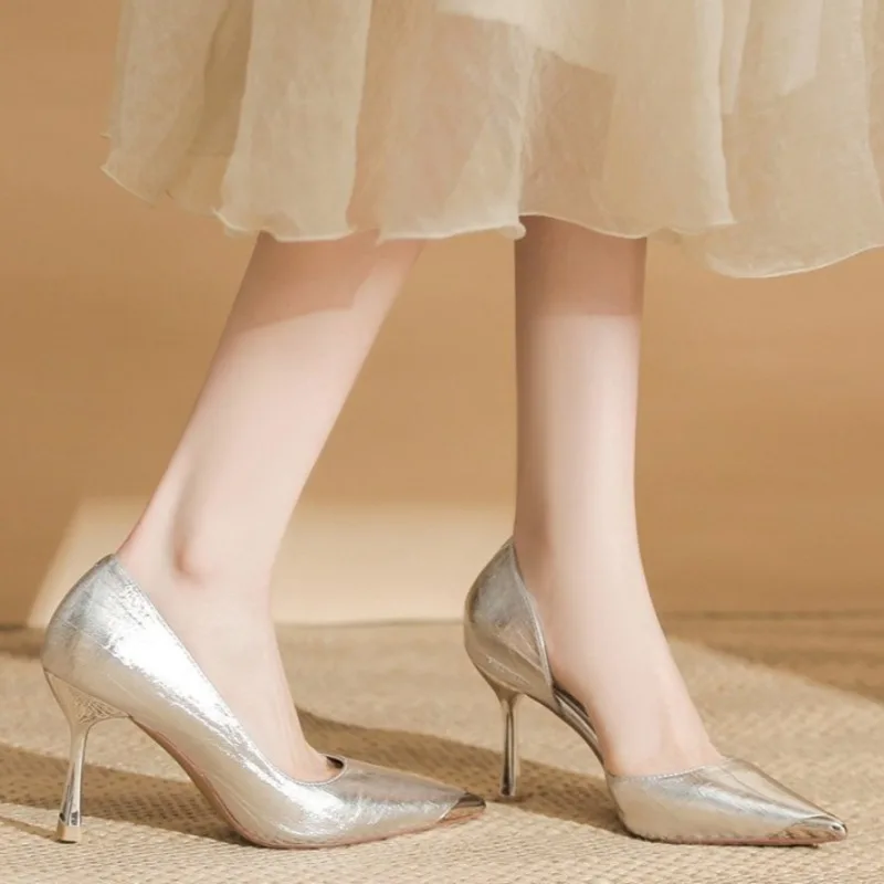 

Туфли-лодочки на шпильке для женщин, летние босоножки 2026, сексуальные туфли на тонком каблуке, подходят для банкетных платьев