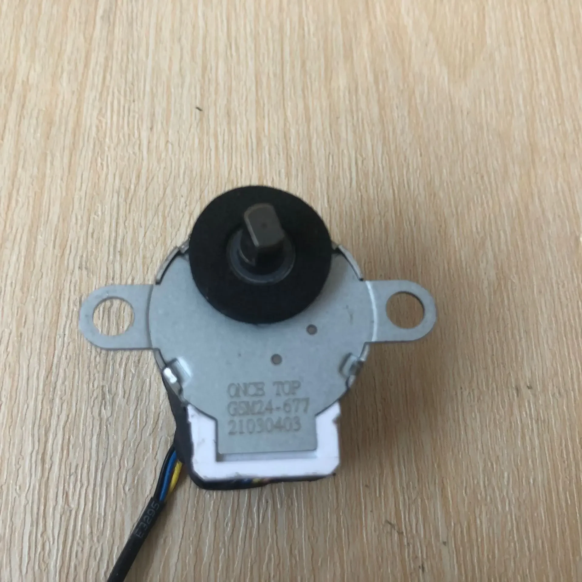 GSM24-677 Stepper Motor 5V