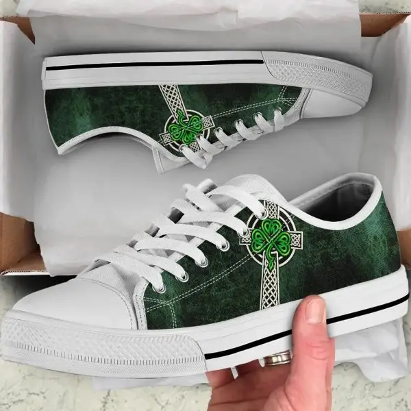 Hot Celtic Cross & Shamrock Skew Style Irish St Patrick’s Day Man Woman High Quality Lightweight Fashion Low Top Canvas Shoes