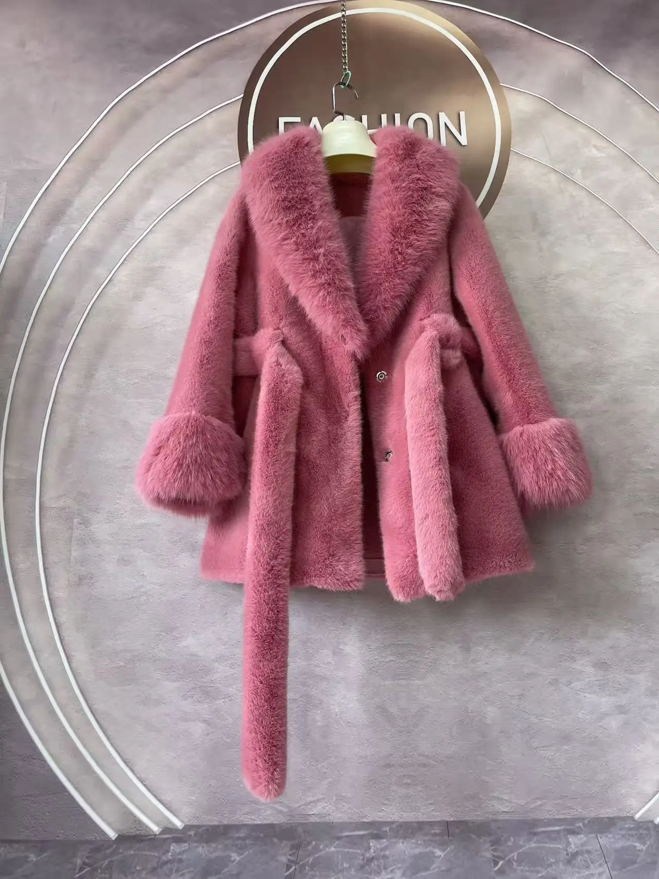 Luxury High Quality New Large Fur Collar Fur Coat Belt Slim Jacket Women Winter Warm Eco-Friendly Mink Fox Fur Coat Premium Tops
