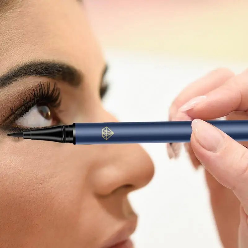 Zwarte Vloeibare Eyeliner Waterdichte Langdurige Eyeliner Potlood Snel Drogen Niet Bloeien Natuurlijke Eyeliner Vloeibare Pen Cosmetische Hulpmiddelen