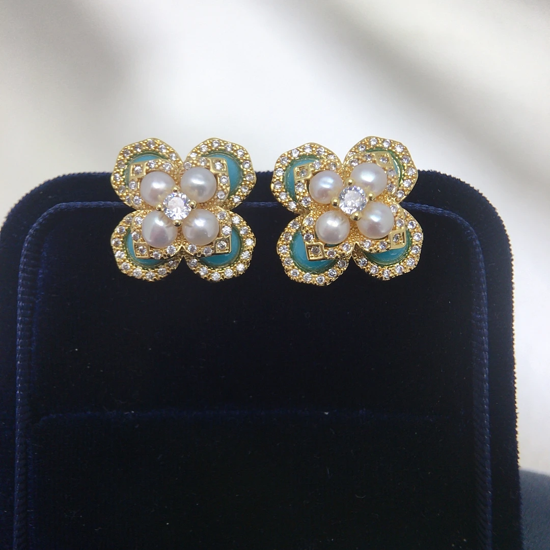 

ZHBORUINI Freshwater Pearl Earrings 4-5 Pearl Inlaid With Four-Leaf Clover And Zircon Premium Jewelry Gift with Turquoise Stone