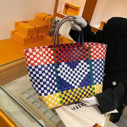 Cestino di verdure borsa di paglia femminile borsa da donna in plastica Patchwork estiva di grande capacità stilista di moda intrecciata a mano