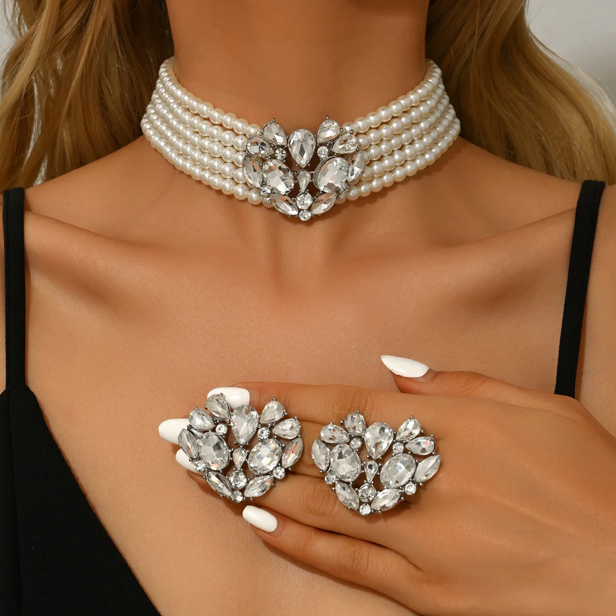 

Multi-layer imitation pearl colored crystal glass geometric necklace and stud earring set - fashionable. Wedding accessories