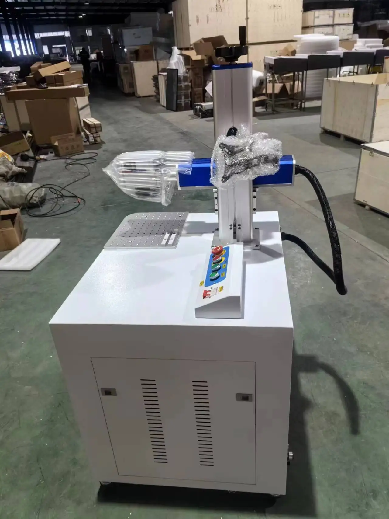 FM-400Plus-I Elektrisch hefplatform Minimale lijnbreedte: 0,01 mm Herhalingsnauwkeurigheid: ± 0,0001 mm lasermarkeermachine