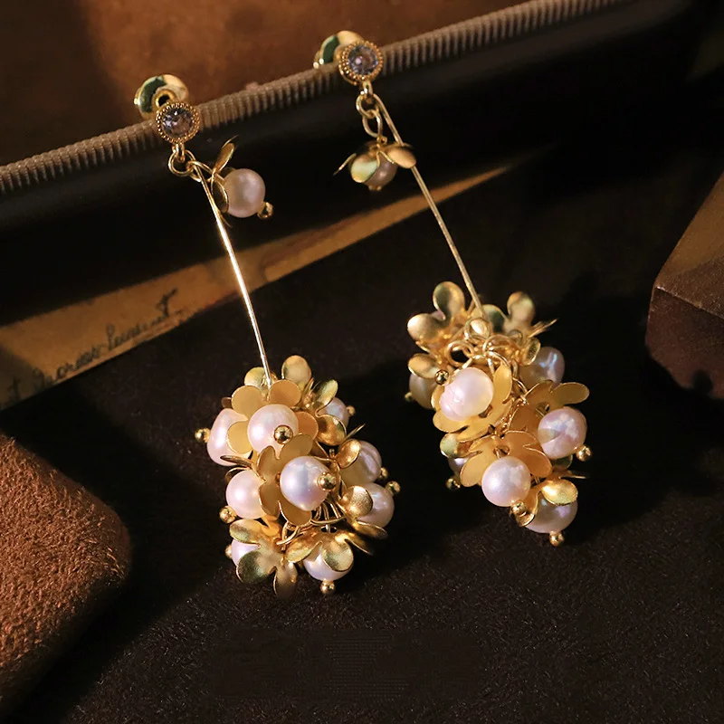 Grape Shaped Natural Freshwater Pearl Flower Zircon Earrings for Women Fashion Design Versatile Stud Earrings Charm Jewelry Gift