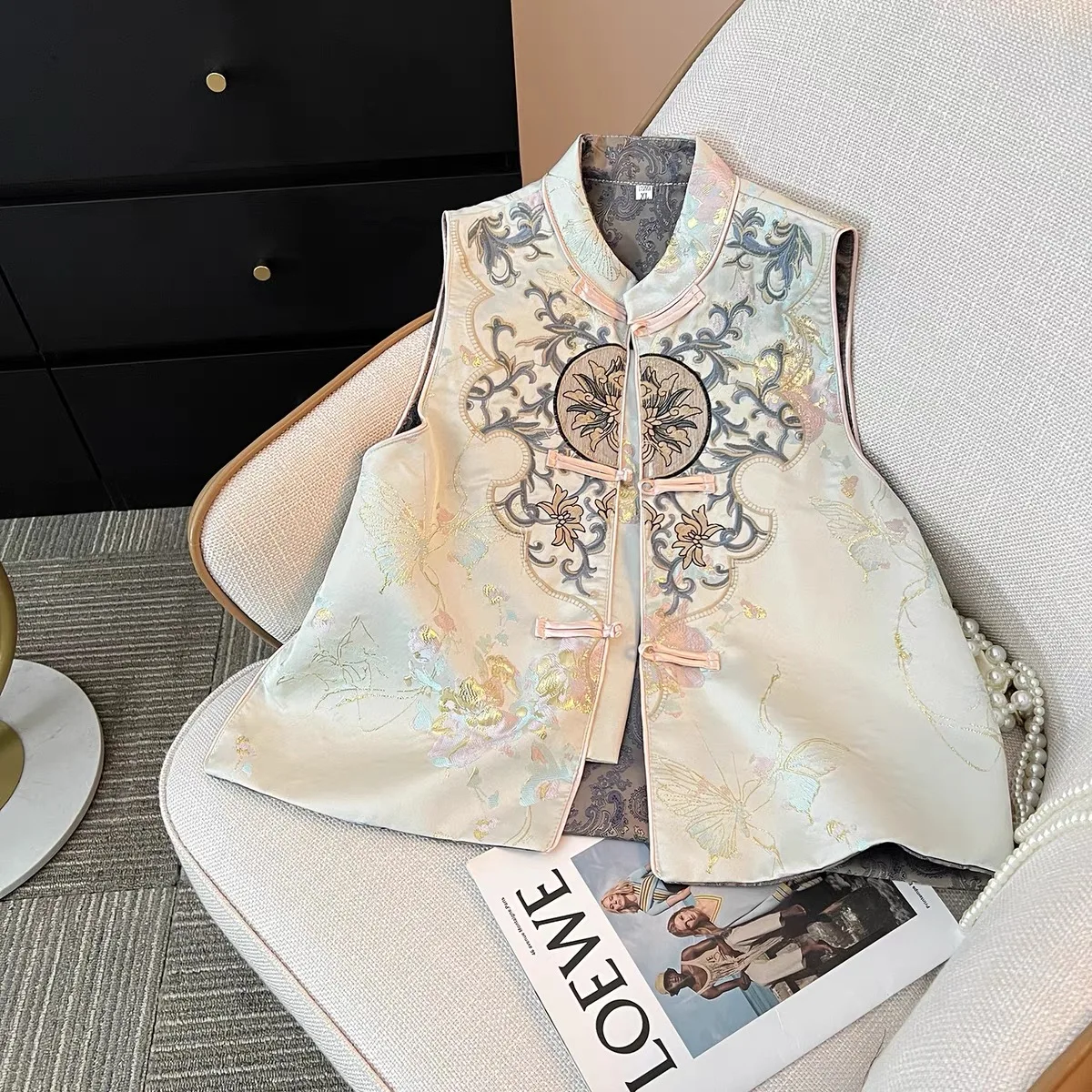

Новая китайская женская весенне-осенняя жилетка большого размера с вышивкой, топ с подплечниками, для повседневной носки, как внутренний слой