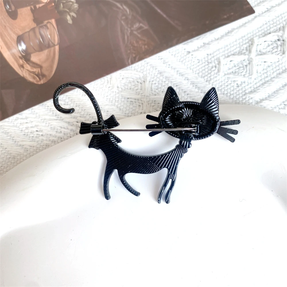 Cute Cat CZ Pearl Heart-Shaped Women's Multicolor Enamel Brooch Luxury Zirco Animal Metal Lapel Pin Clothing Jewelry Accessories