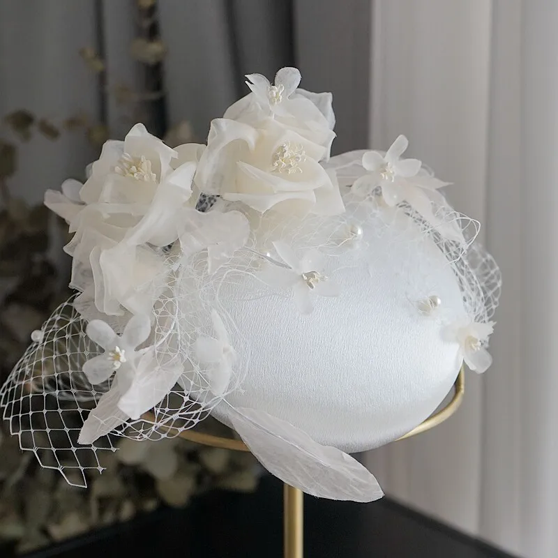 アイボリーベージュの女性用帽子、鳥かご型のベール付き、結婚式、パーティーアクセサリー、デコレーション、パメラ、ブライダルヘッドドレス