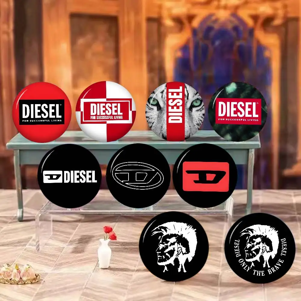 D-DIESEL Logo Round Button Pins Slogan Creative Brooches Backpack Clothes Decoration Fashion Cartoon Jewelry Gifts