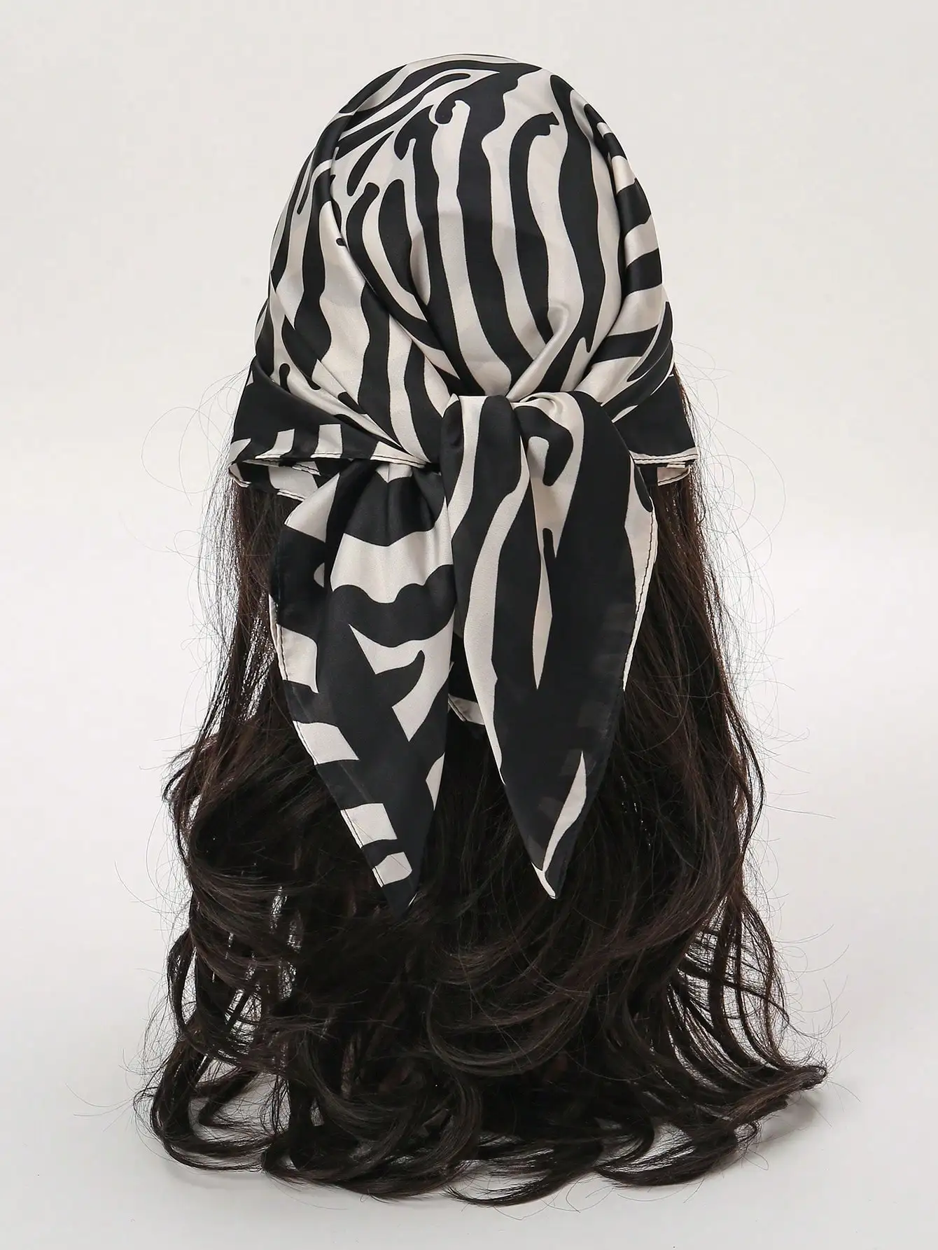 

1Pc Simple Printed Bandana 70*70cm, Multifunctional Women Scarf Headband Belt Bag Decor, Spring New Fashion Accessory