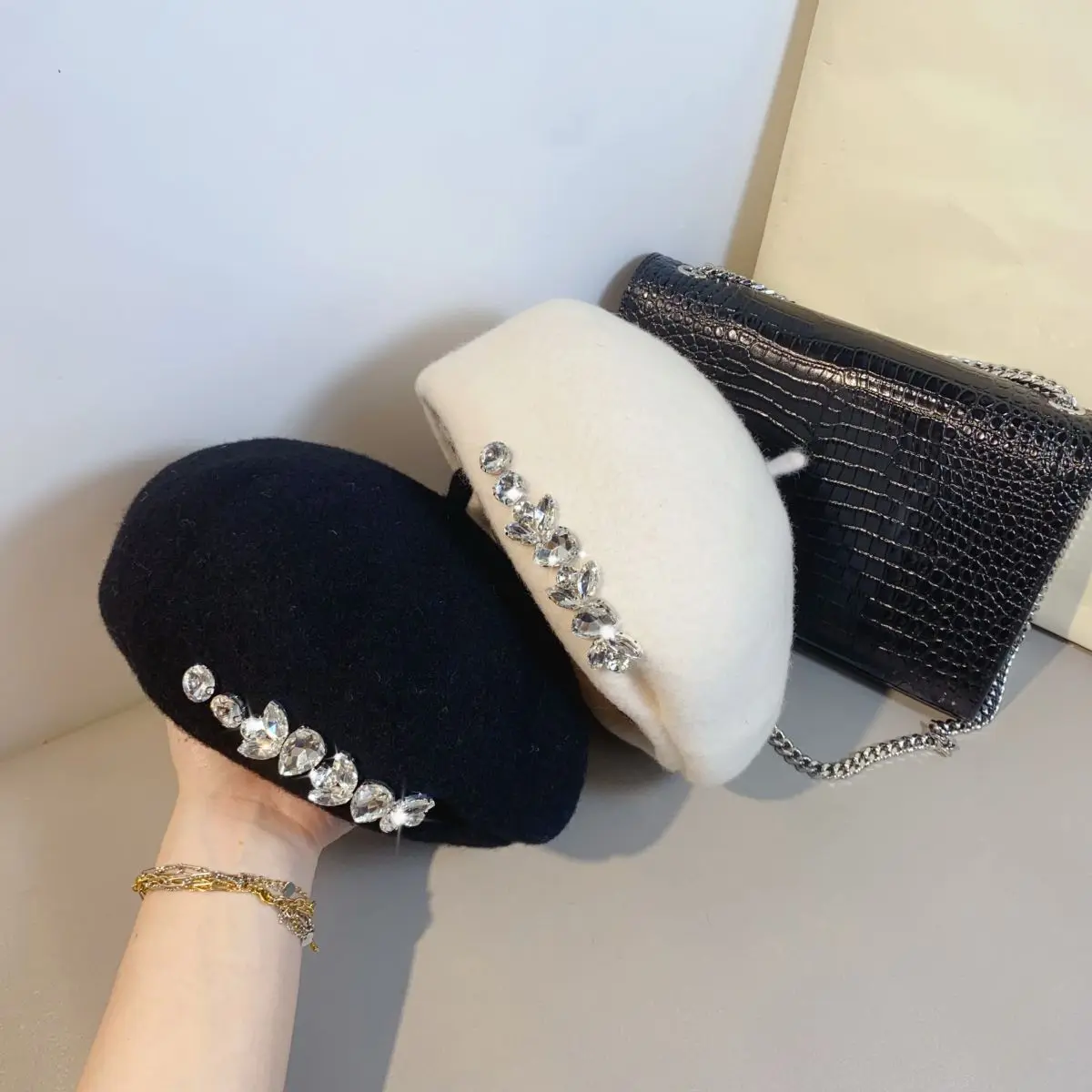 Boina de lana con diamantes de imitación para mujer, gorro de invierno brillante, gorra de lana versátil, sombreros de pintor francés