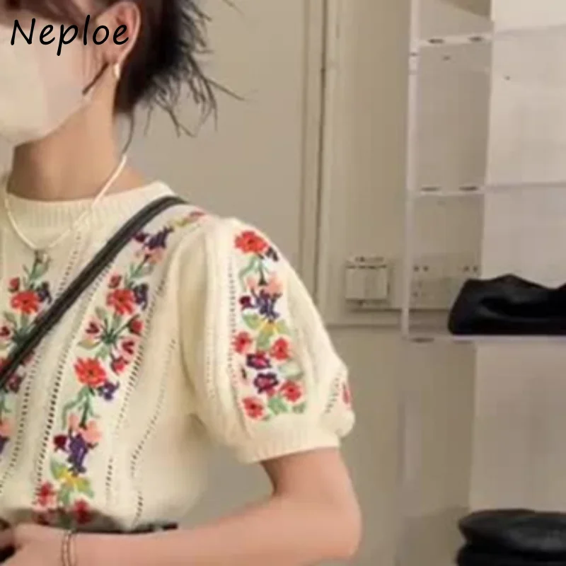 Neploe Elegant Puff Short Sleeve Knitted Tops Summer 2024 New Vintage Embroidery Flower Shirt Femme Chic O-neck T-shirts