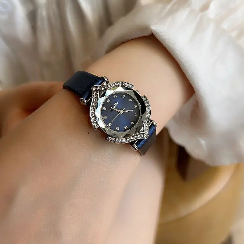 New Stylish And ElegantWomen'S Watch A Trendy Timepiece With A Leather Strap DiamondShaped Glass And An Elegant Design For Women