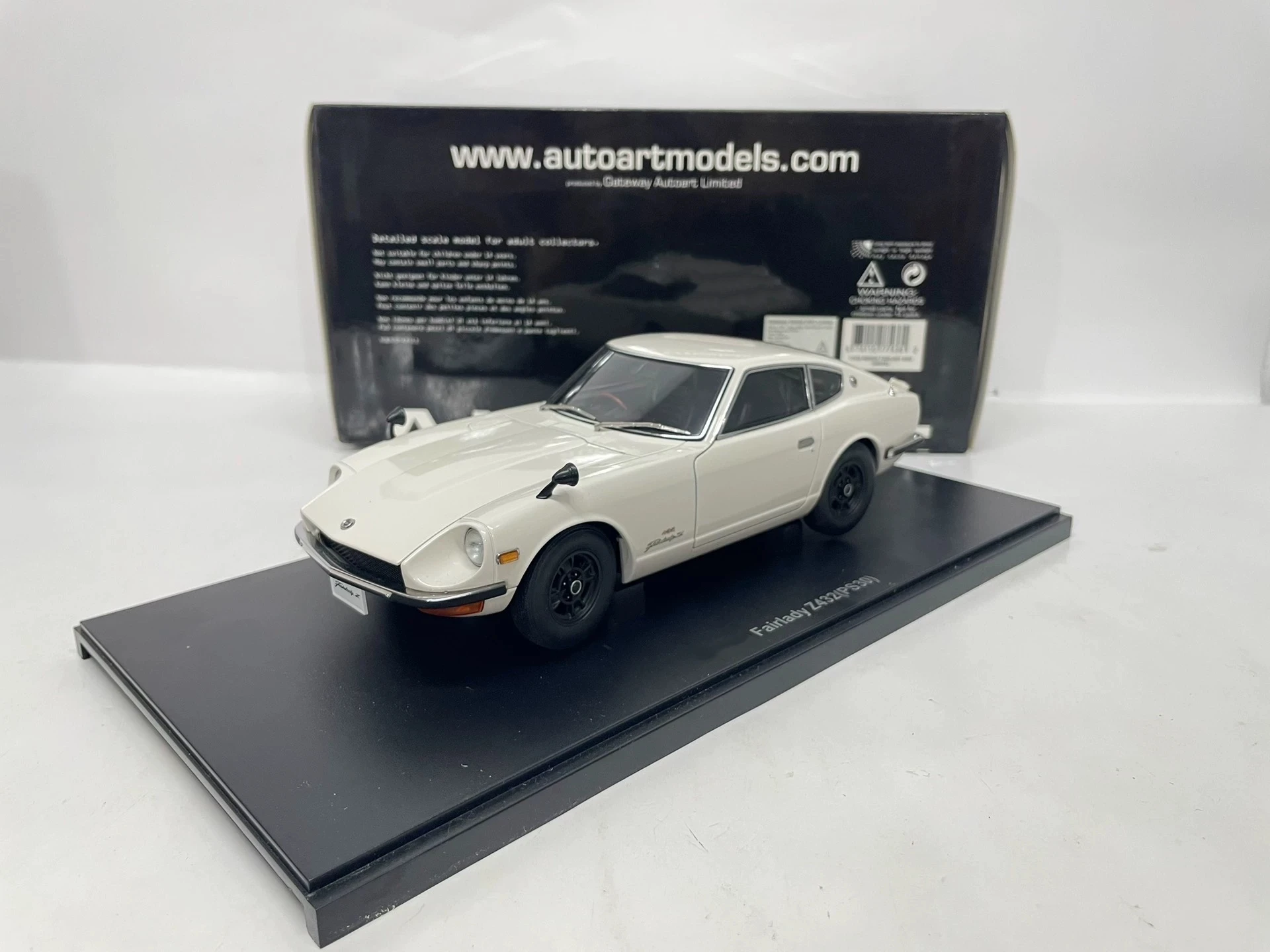 

Autoart 1:18 Fairlady Z432 PS30 Белый JDM Моделирование Ограниченная серия Все открытые металлические статические модели автомобиля из сплава Игрушка в подарок