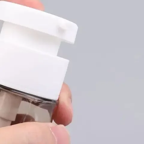 1Pcs Travel Plastic Press Cosmetic Bottle Empty Shampoo Bottle Refillable Portable Container Shower Gel Bottle