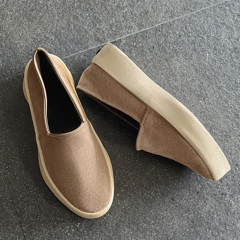 

Нишевые лоферы. Повседневная и минималистичная стильная удобная тканевая обувь. Однотонная обувь в британском стиле. Нишевые прогулочные туфли с круглым носком.