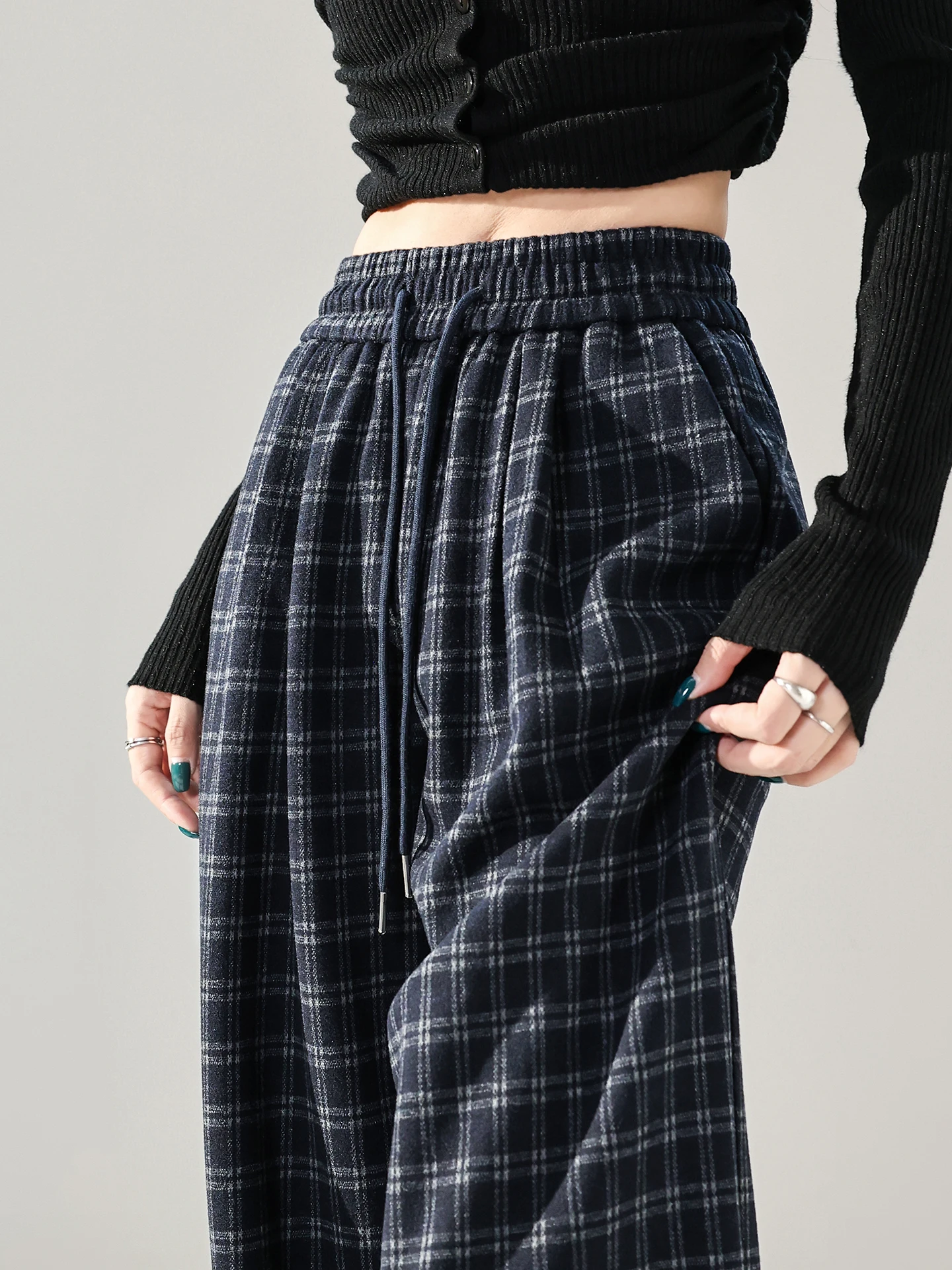 กางเกงขายาวลายสก็อตทรงหลวมเอวสูงสำหรับผู้หญิง ทรงตรง สไตล์ลำลอง สีน้ำเงิน เหมาะสำหรับใส่เดินเล่นในฤดูใบไม้ผลิและฤดูใบไม้ร่วง