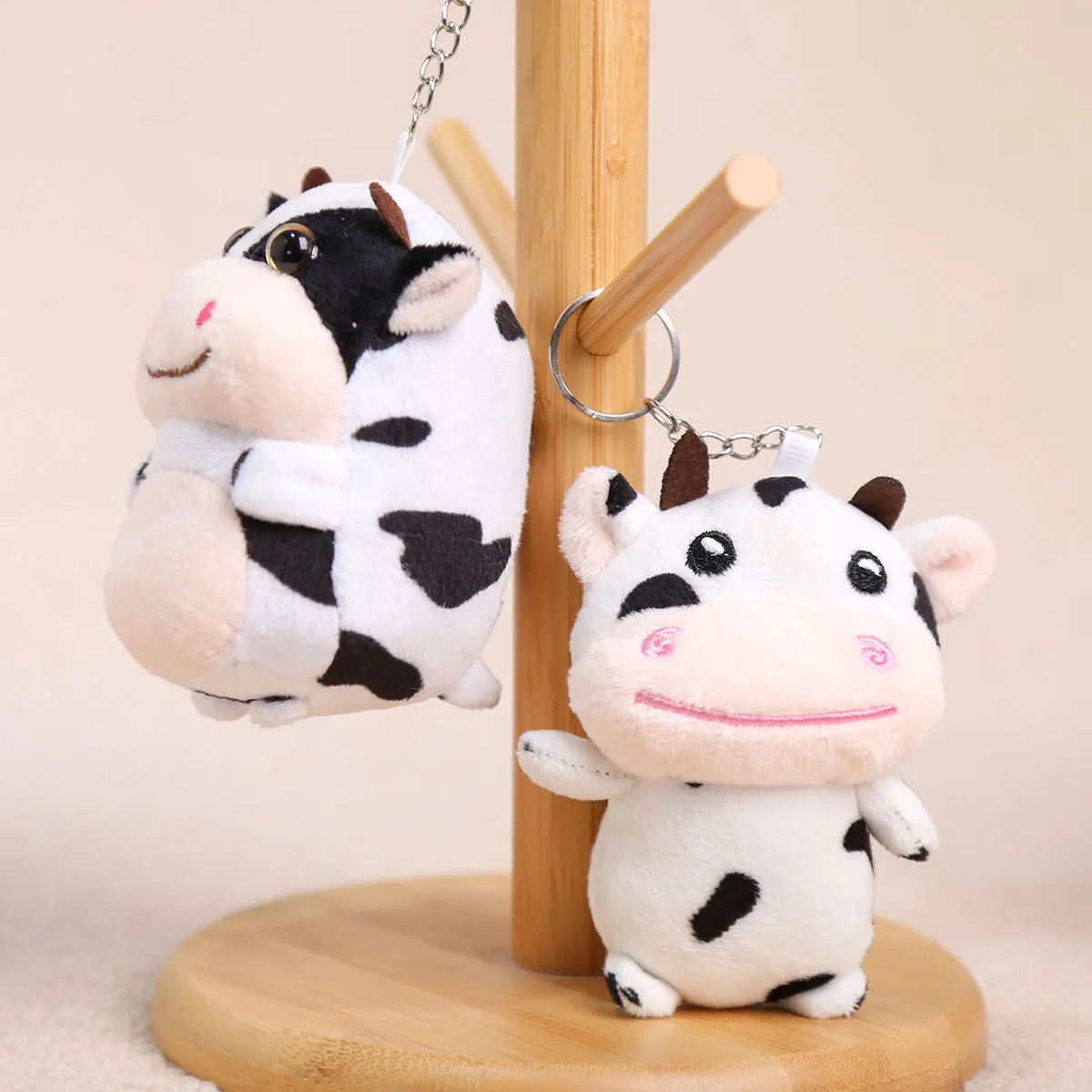 Mignon Simulation vache en peluche poupée pendentif porte-clés créatif doux en peluche veau sac à dos décor porte-clés cadeau de fête