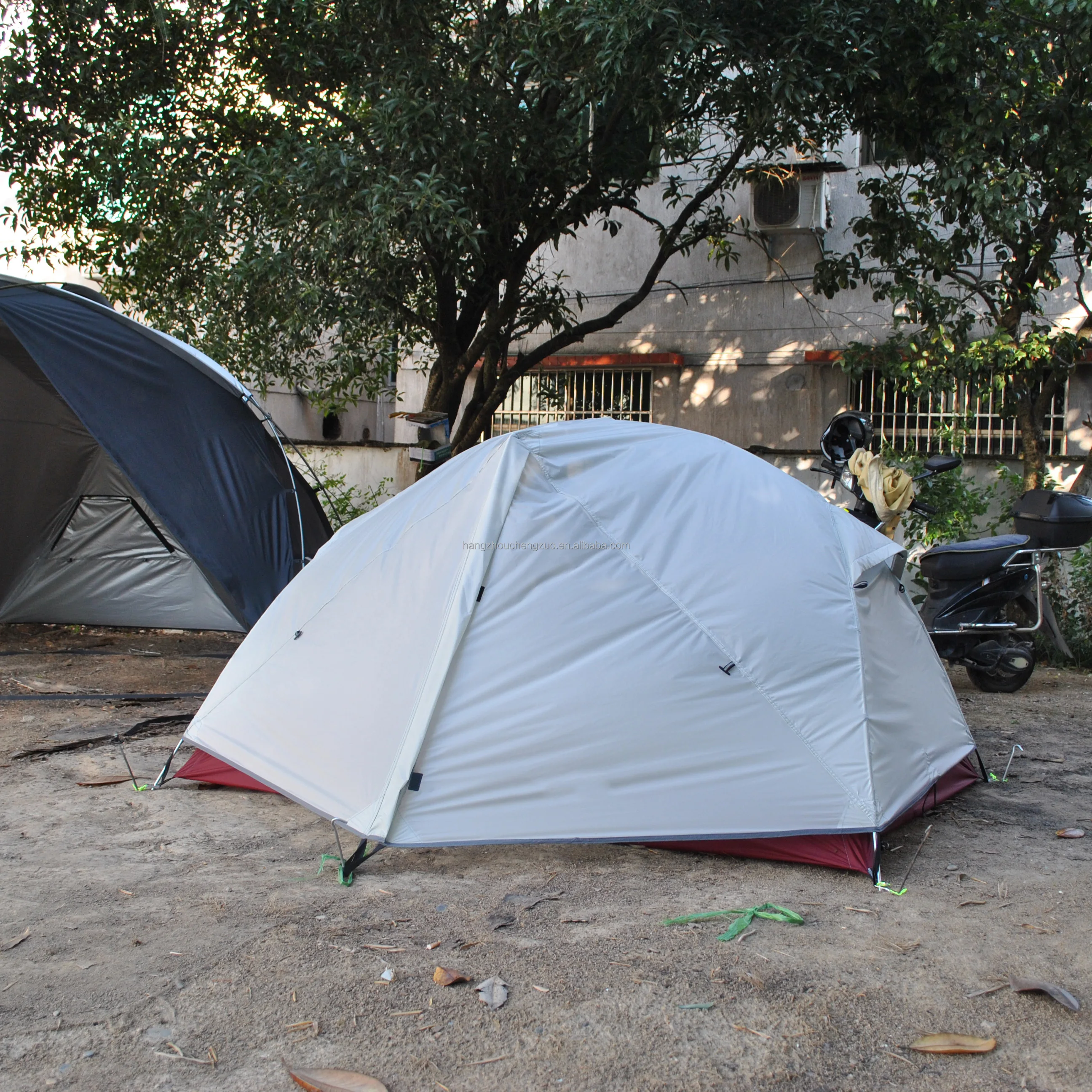 

2 people trekking tent, ultra-light 20D silicone nylon camping tent for 2 people, CZX-651 four-season tent for 2 people with foo