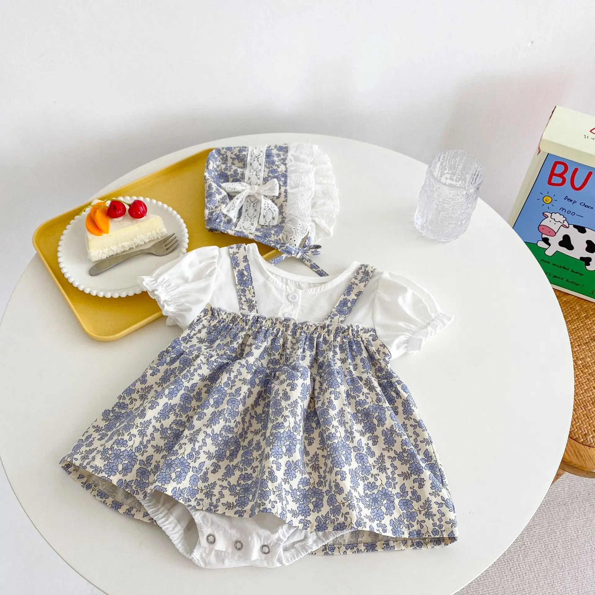 

Summer new 0-3 year old baby clothing, girls' baby jumpsuit, floral triangle jumpsuit skirt, hat included