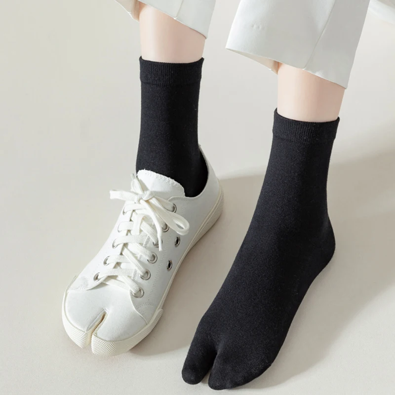 Fiber Two Finger Socks for Men Women Summer Hosiery Black Kimono Flip Flop Sandal Split Ninjia White Tabi Toe Sock Harajuku