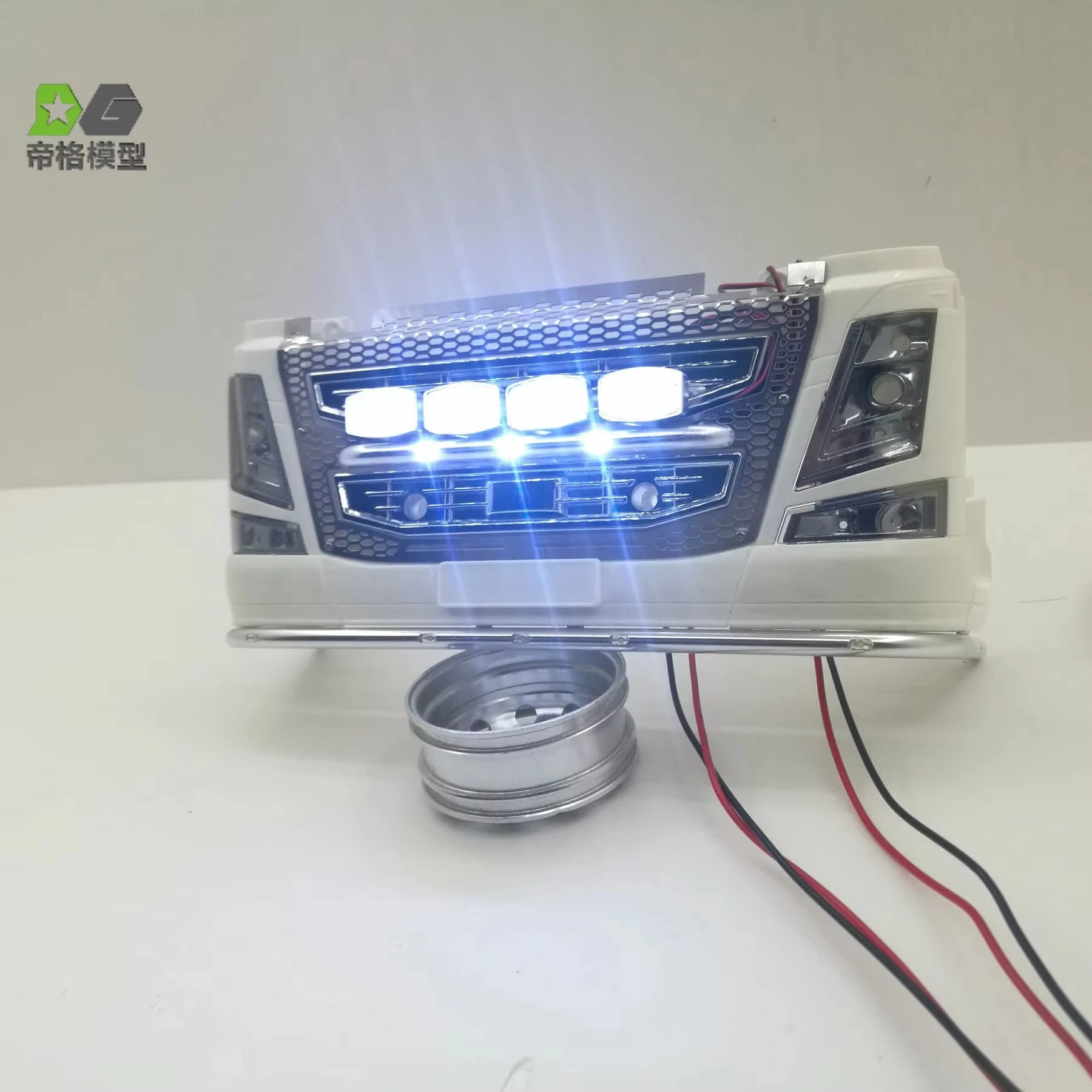 1/14 Toy Truck CNC Metal Grille Light For Tamiya VOLVO FH16 And Scania R620 R470 1/14 RC Tractor Truck DEGREE MODEL DIY Parts