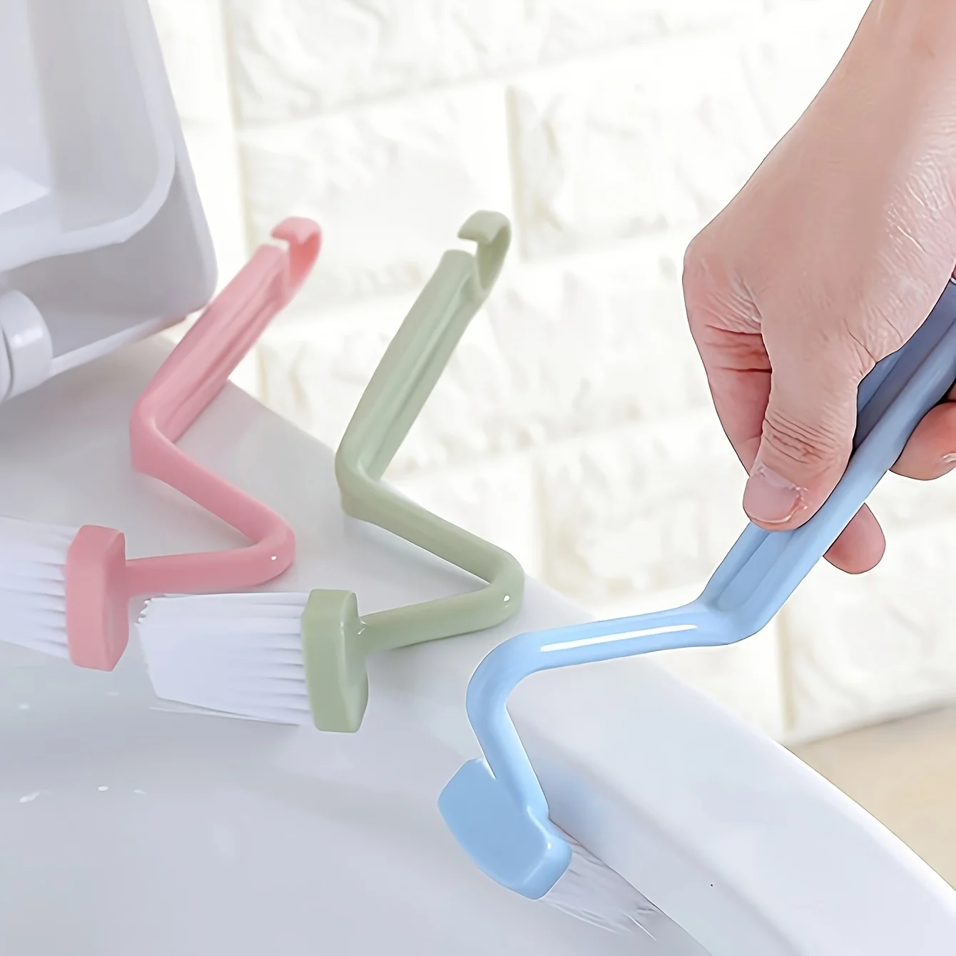 

Синяя V-образная щетка для унитаза с S-образным изогнутым дизайном для эффективной и очистки унитазов