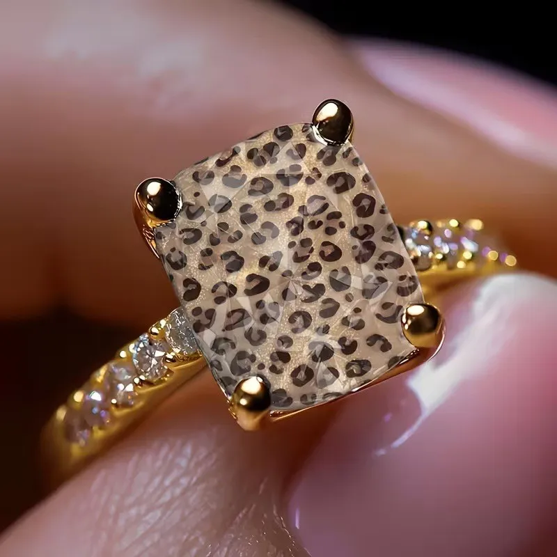 Leopard Print Square Wild Pattern Design Ring for Women Vintage Bold Personalized Engagement Ring Party Jewelry Gifts
