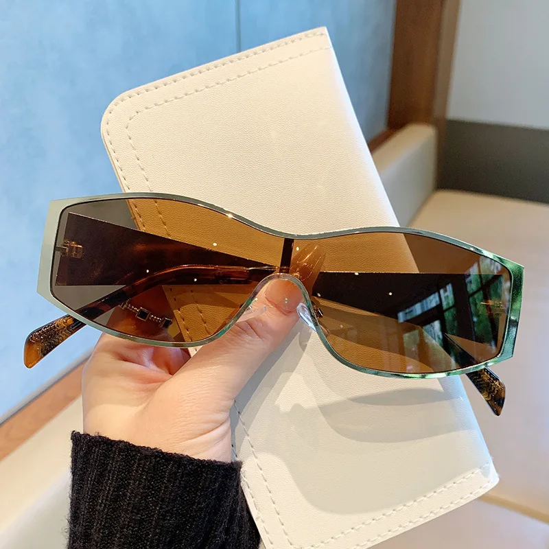 

Винтажные маленькие квадратные цельные солнцезащитные очки с градиентом для женщин, новые модные солнцезащитные очки из сплава Y2K, женские очки для вождения uv400