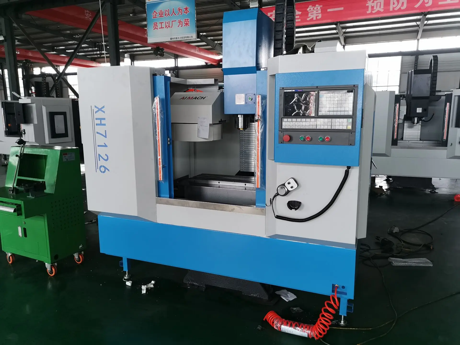 Fraiseuse en métal Cnc avec guide linéaire, broche de précision Taiwan XK7126 avec CE