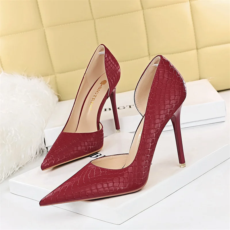 

Woman High Heel Shallow Mouth Pumps Designer Weave Serpentine Leather Stiletto Green Wine Red Party Vintage Single Shoes