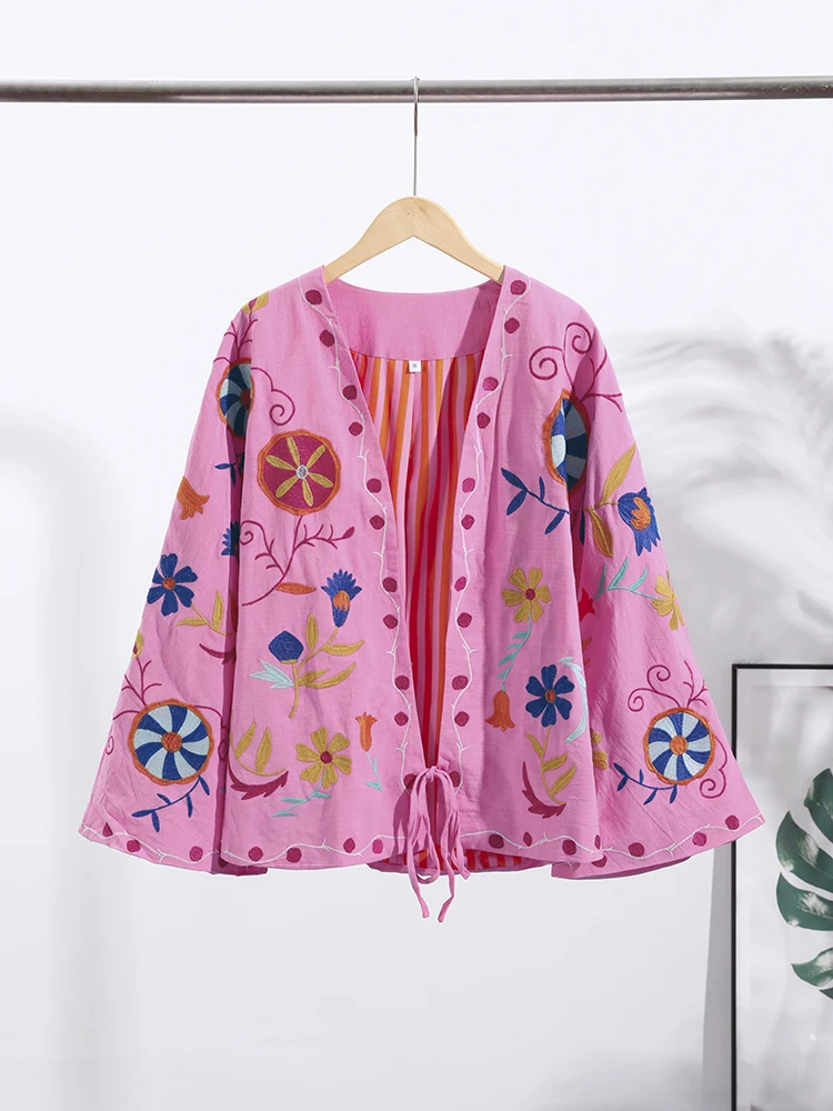 معاطف نسائية مطرزة باللون الوردي معاطف نسائية مطبوعة بياقة على شكل V وأكمام طويلة سترات فضفاضة موضة خريف 2025 ملابس خروج نسائية