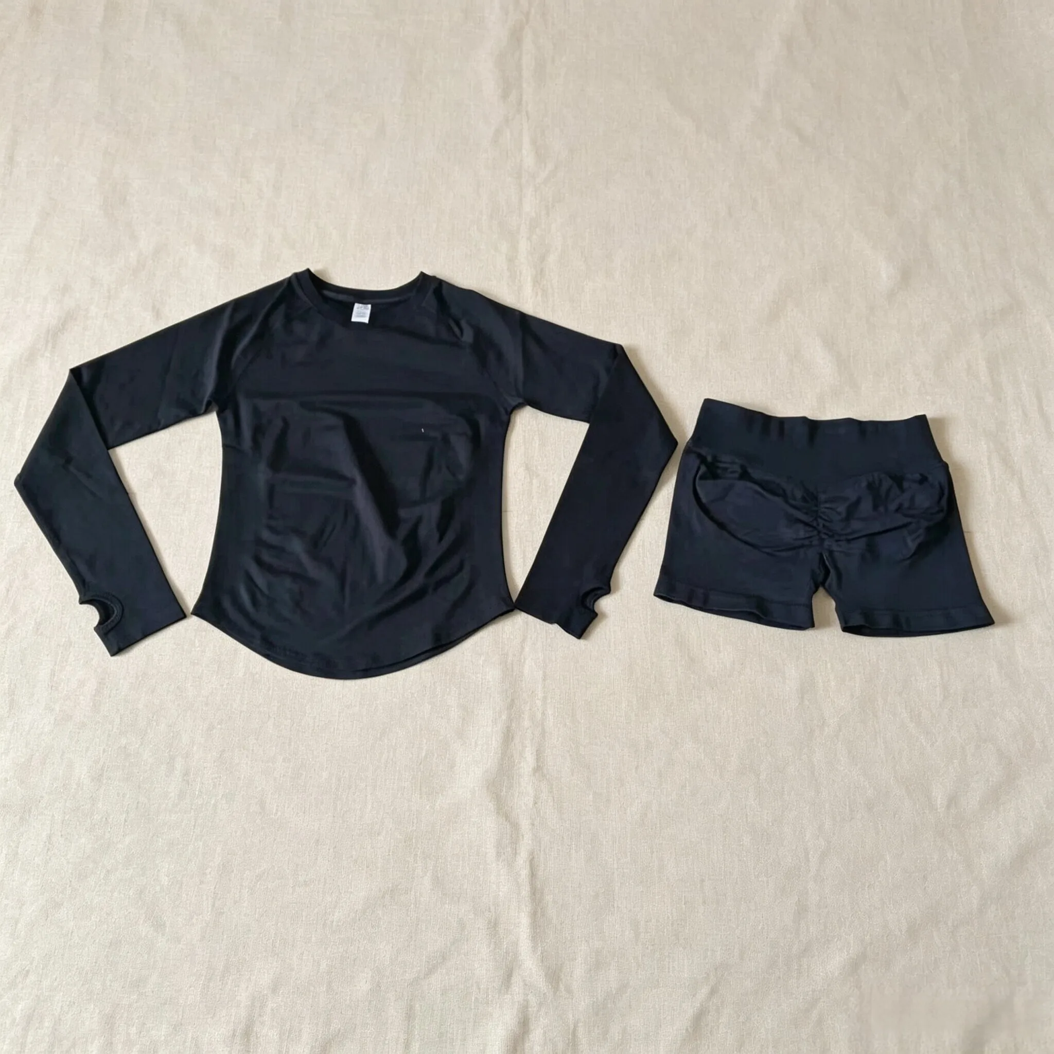 Dneyf 1D-3Y-2F Damen Langarm-Yoga-Set, 2-teilig, Workout-Top mit Daumenloch, Scrunch-Butt-Shorts, schnelltrocknender Fitness-Trainingsanzug – Detail 13