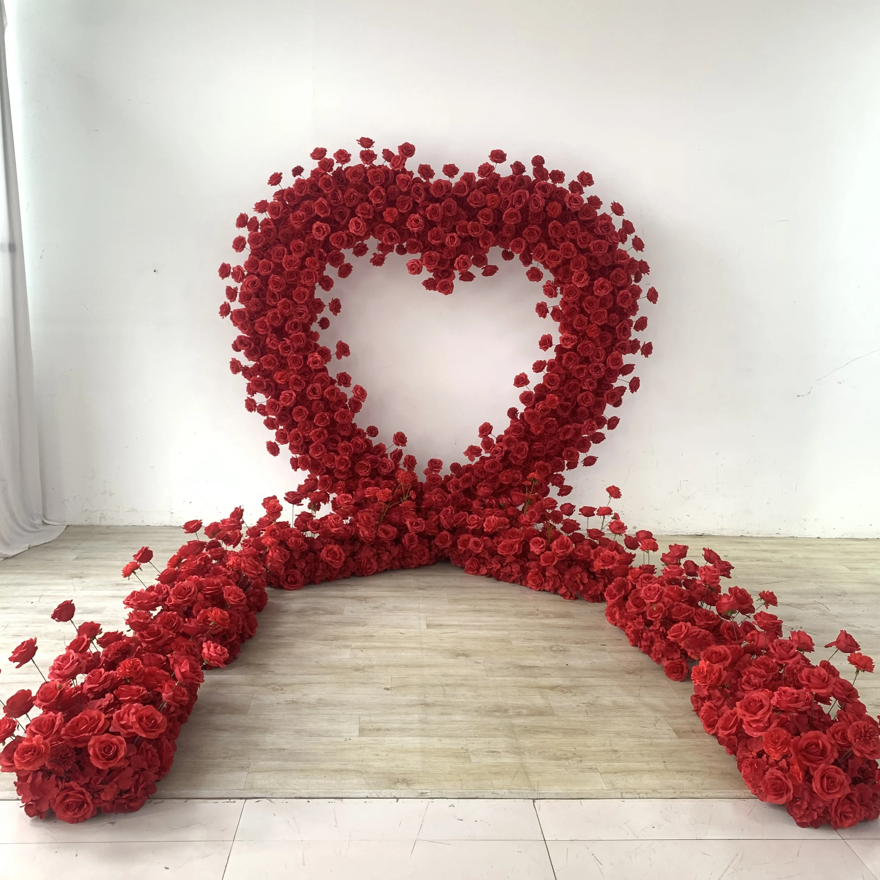 Customized Wedding Flower Arch Heart Shape Floral Arrangement For Event Decoration Artificial Flowers