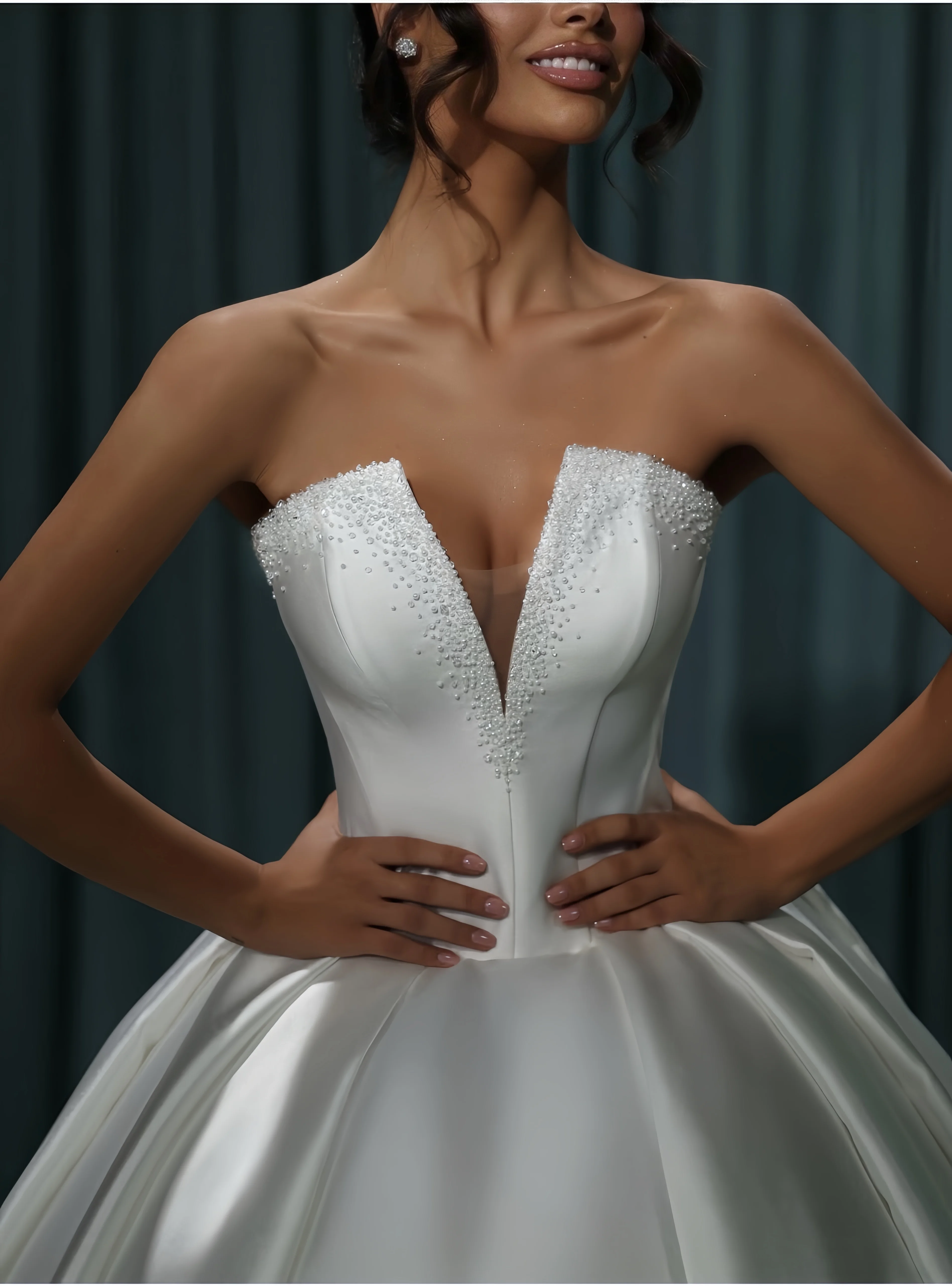 여성용 맞춤 제작 심플 스트랩리스 V넥, 등이 없는 비즈 장식 새틴 웨딩드레스