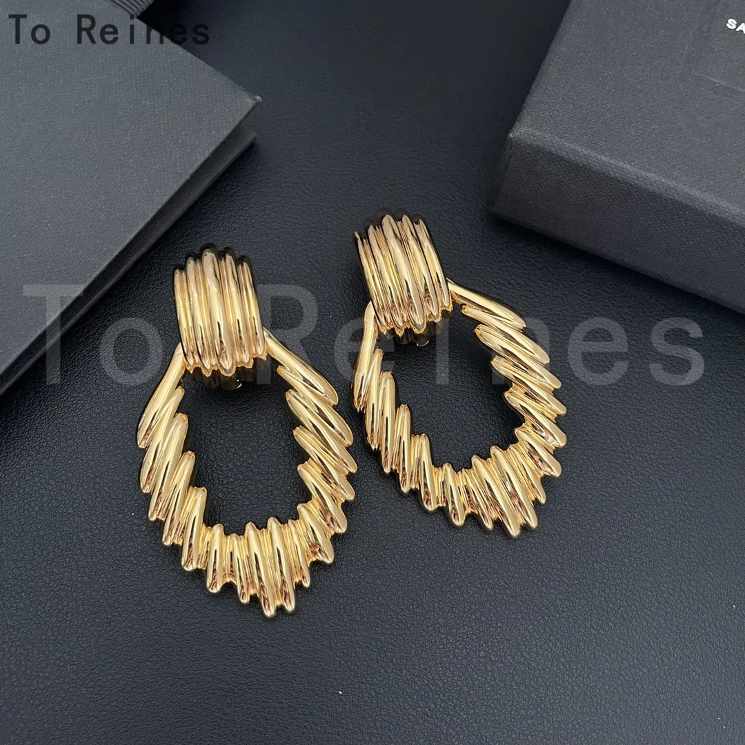 To Reines Retro Multi-layer Twist Irregular Earrings for Women Girls Gold Color Geometric Ear Stud Punk Festivals Jewelry Gifts