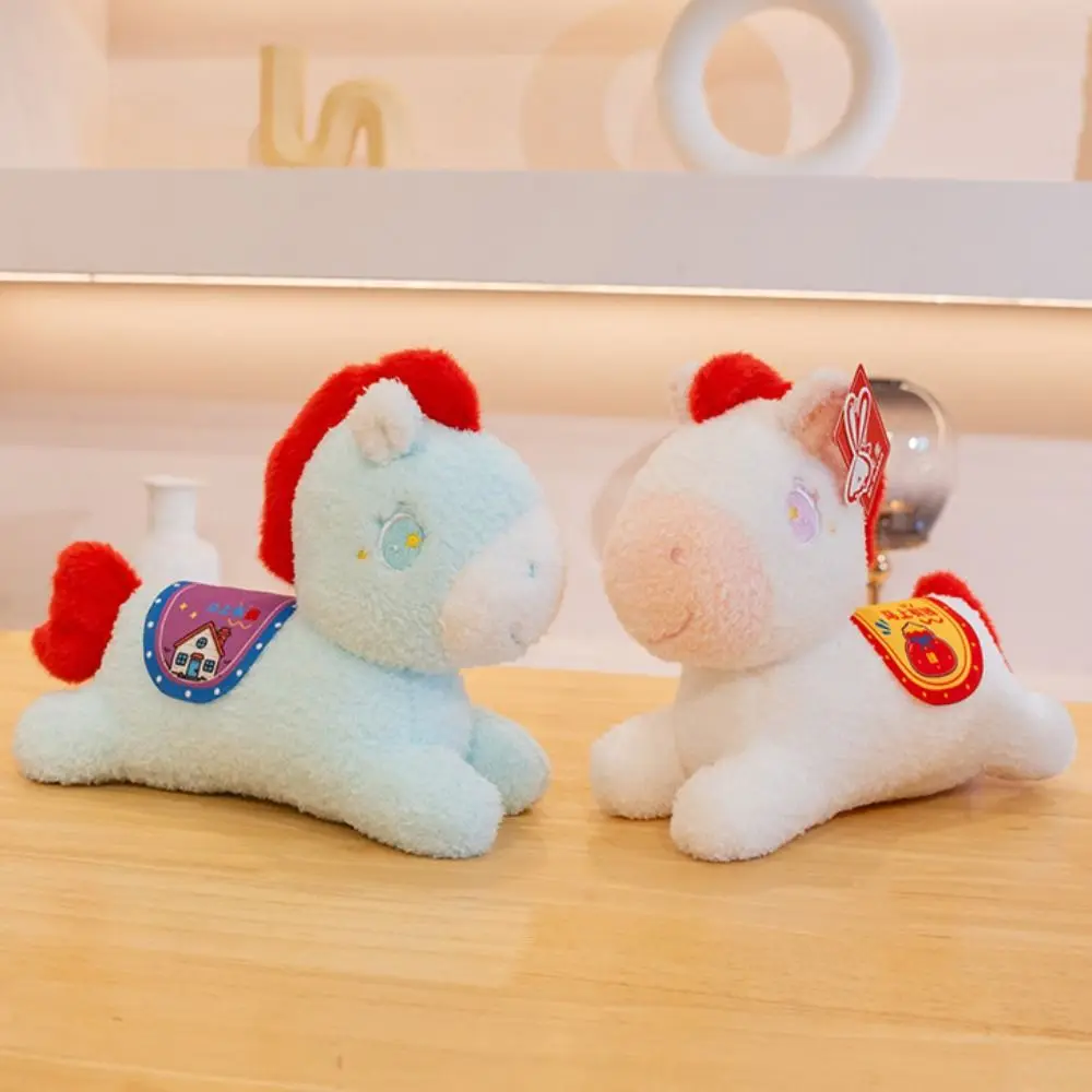 Caballo del zodiaco chino de dibujos animados tradicionales, caballo suave y esponjoso, caballo del zodiaco, caballo de peluche esponjoso hecho a mano, año del caballo