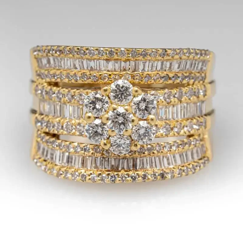 Huitan Wunderschöner Damenring in Goldfarbe mit vollständig glänzendem Zirkonia, modische Accessoires für Hochzeit, Party, Statement-Damenschmuck – Detail 2