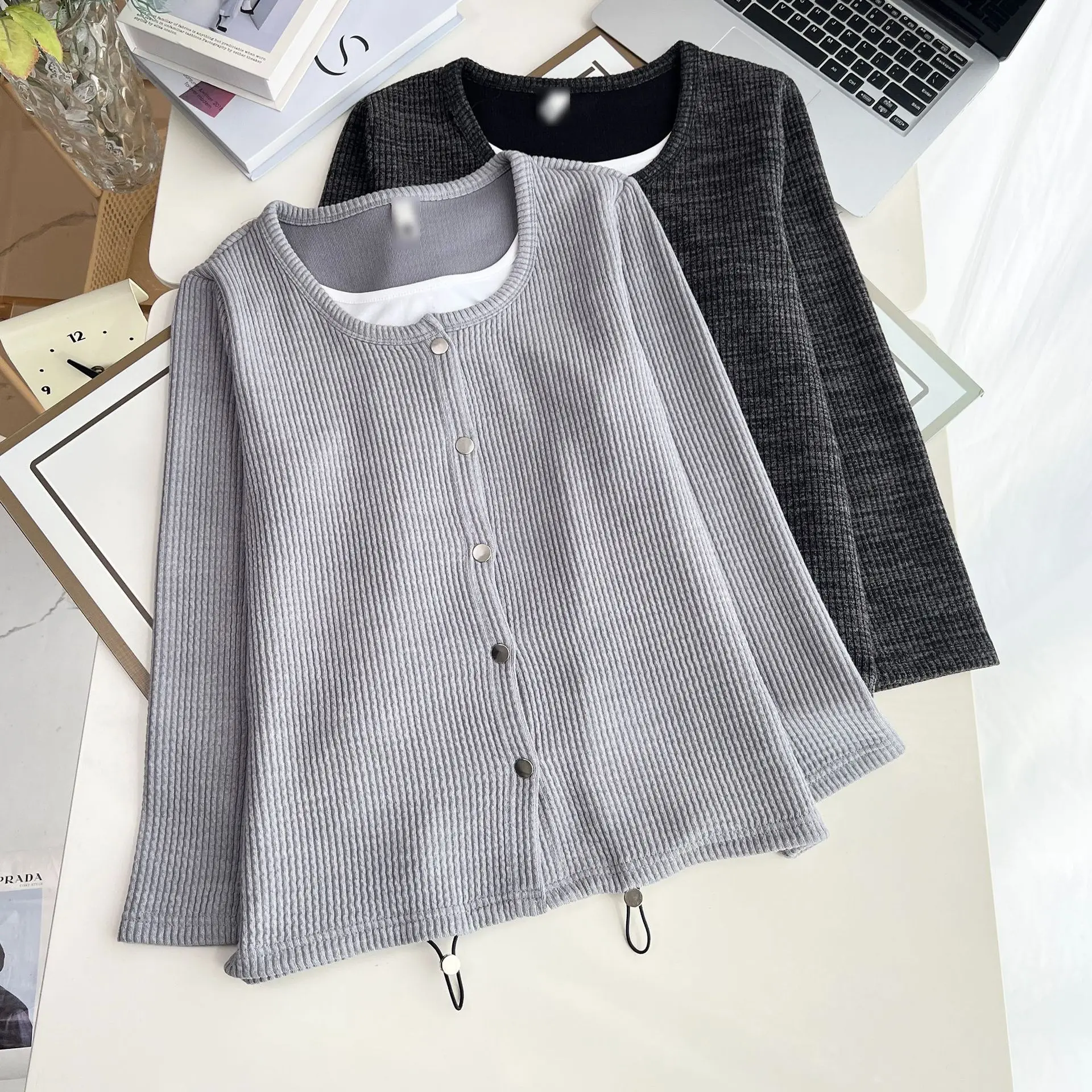 XXXXL موضة حجم كبير البلوزات النسائية الرجعية وهمية قطعتين محبوك جديد الخريف عادية كم طويل لاعبا 2562